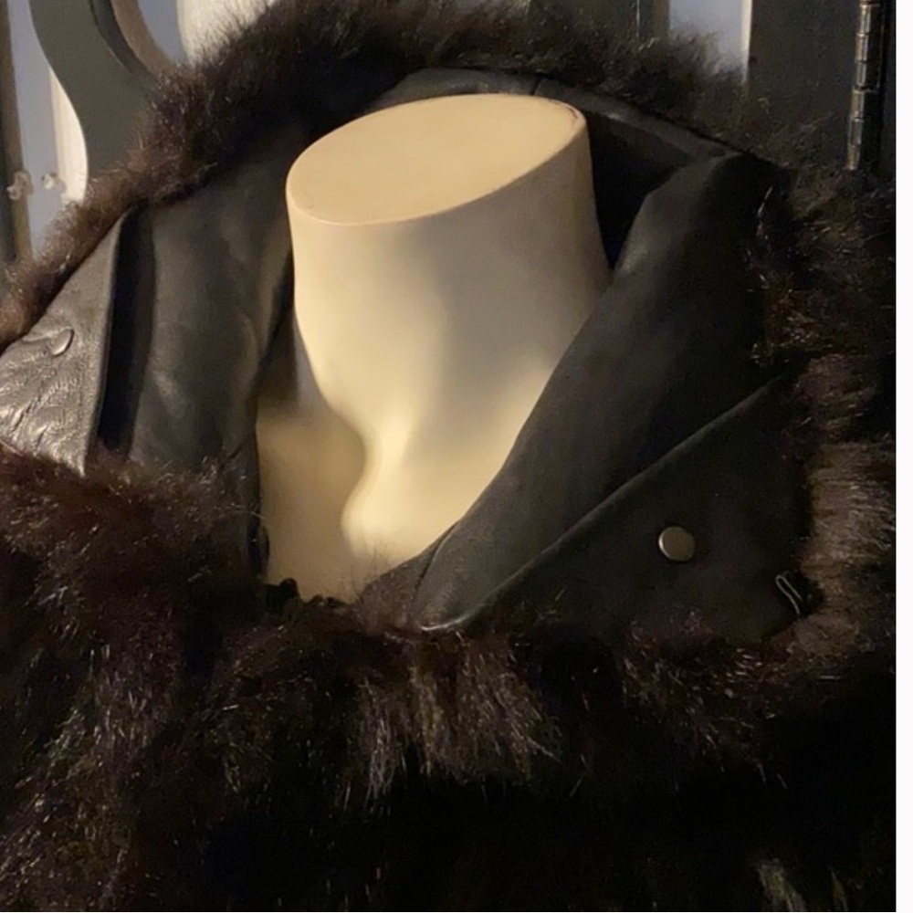 Andrew Marc Genuine Opposum Fur and Real Leather Unisex Vest - Picture 7 of 12